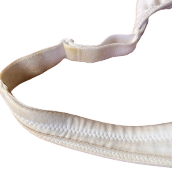 Exquisite Form Underwire Bra - Picture 11 of 14